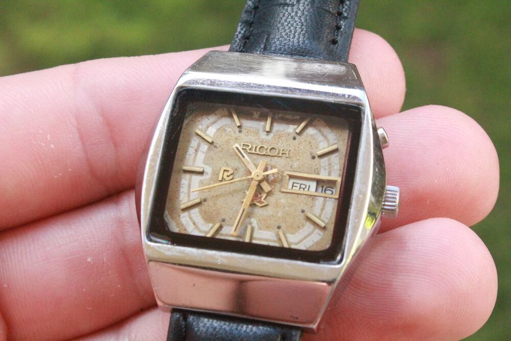 Vintage 1985 Ricoh Automatic Mens Silver Watch W/daydate & Gold accents